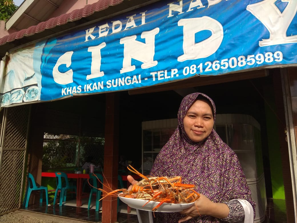 Kembangkan Usaha Keluarga, Kini Ernawati Punya Rumah Makan Sendiri